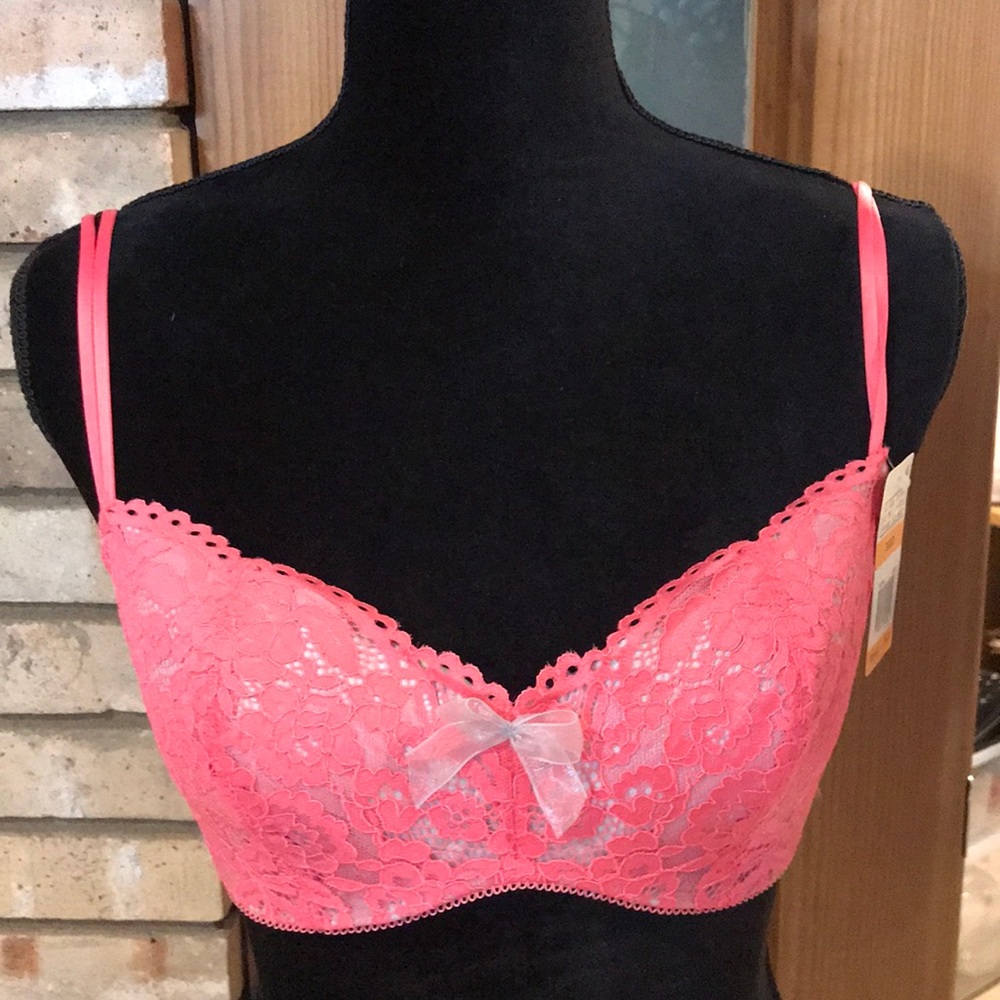 NWT B. Tempted Pink Lace Adjustable Bra